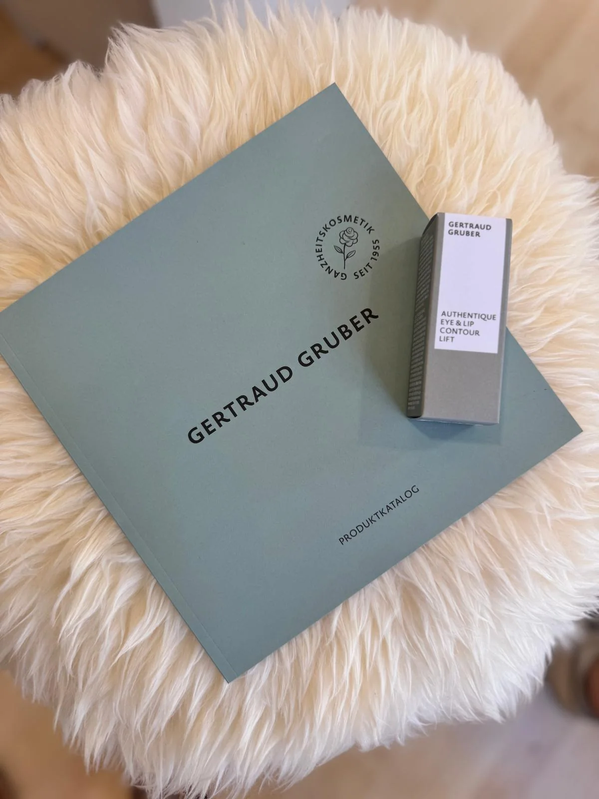 Gertraud Gruber Produktkatalog und Pflegeprodukt im Kosmetikzentrum am Forum